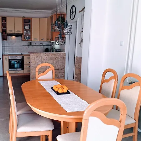 Sunny Stretto Apartamento Tisno