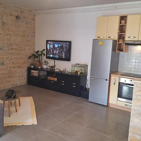 Sunny Stretto * Tisno