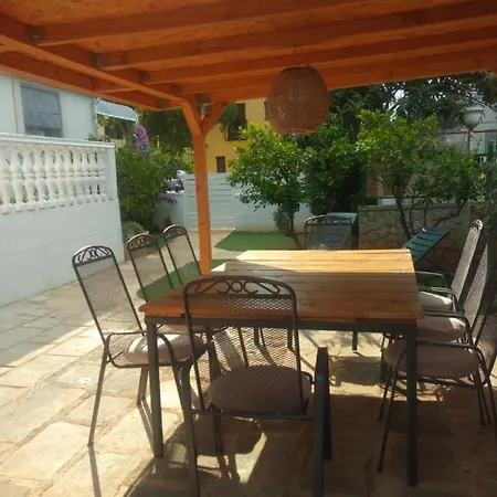 Sunny Stretto * Tisno