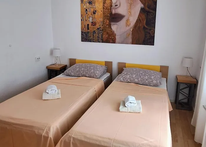 Sunny Stretto * Tisno